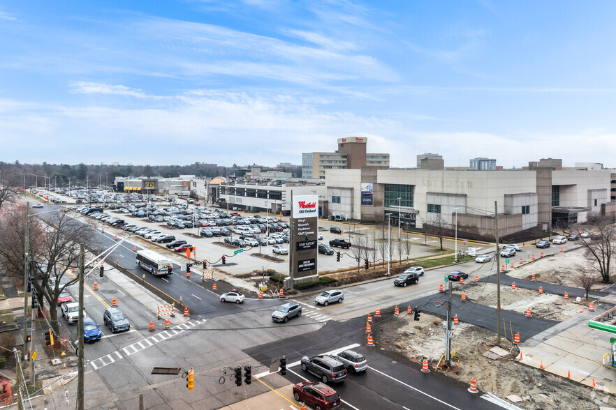 4999 Old Orchard Ctr, Skokie, IL à louer - Photo principale - Image 1 de 2