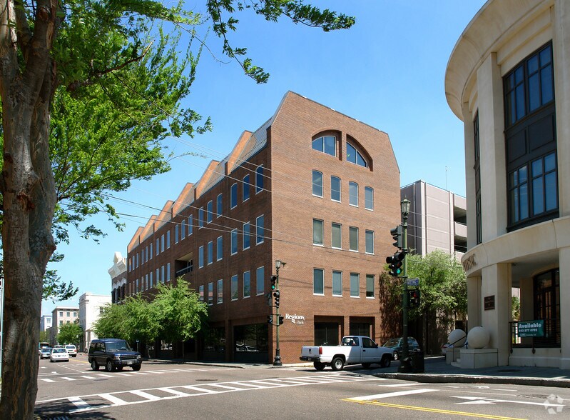 170 Meeting St, Charleston, SC à louer - Photo du bâtiment - Image 2 de 15