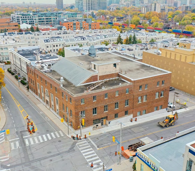 555 Davenport Rd, Toronto, ON for sale - Building Photo - Image 2 of 5