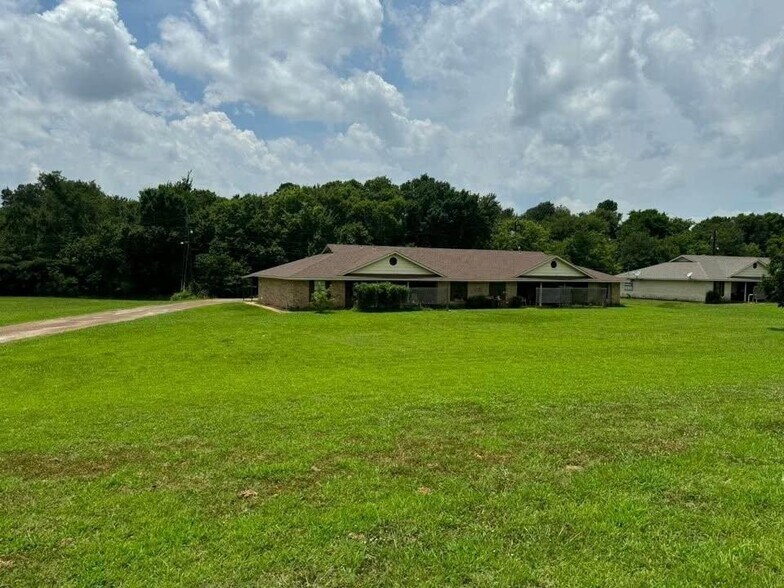 4515 SE Loop 286, Paris, TX à vendre - Photo du bâtiment - Image 1 de 35