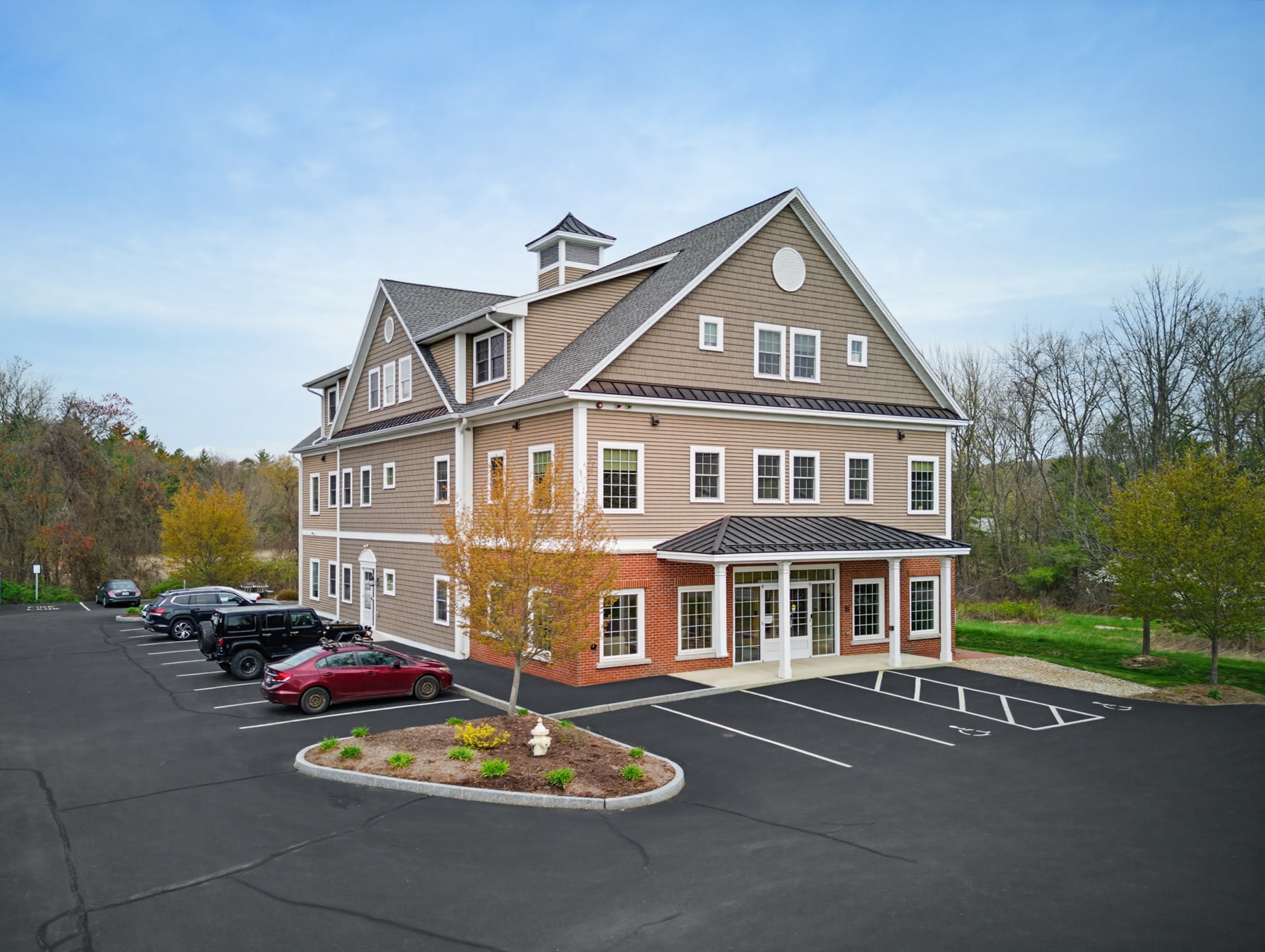 26 Londonderry Tpke, Hooksett, NH for sale Primary Photo- Image 1 of 19