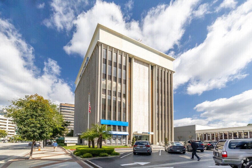 620 N Brand Blvd, Glendale, CA à vendre - Photo du bâtiment - Image 3 de 60