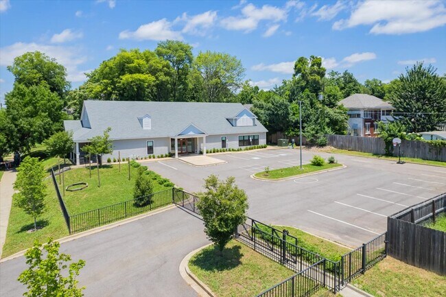 More details for 1430 Poplar Ave, Memphis, TN - Office for Sale