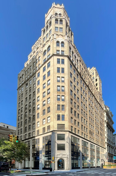 915 Broadway, New York, NY for lease - Building Photo - Image 1 of 12