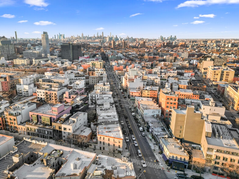 671-689 Washington Ave, Brooklyn, NY for lease - Building Photo - Image 2 of 31