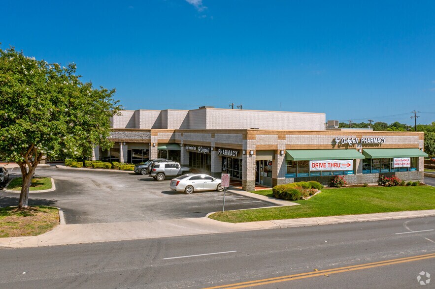 7220 Louis Pasteur Dr, San Antonio, TX à louer - Photo du bâtiment - Image 2 de 9