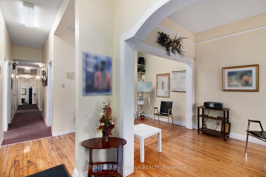 397 Montreal Rd, Ottawa, ON à vendre - Photo du bâtiment - Image 3 de 19