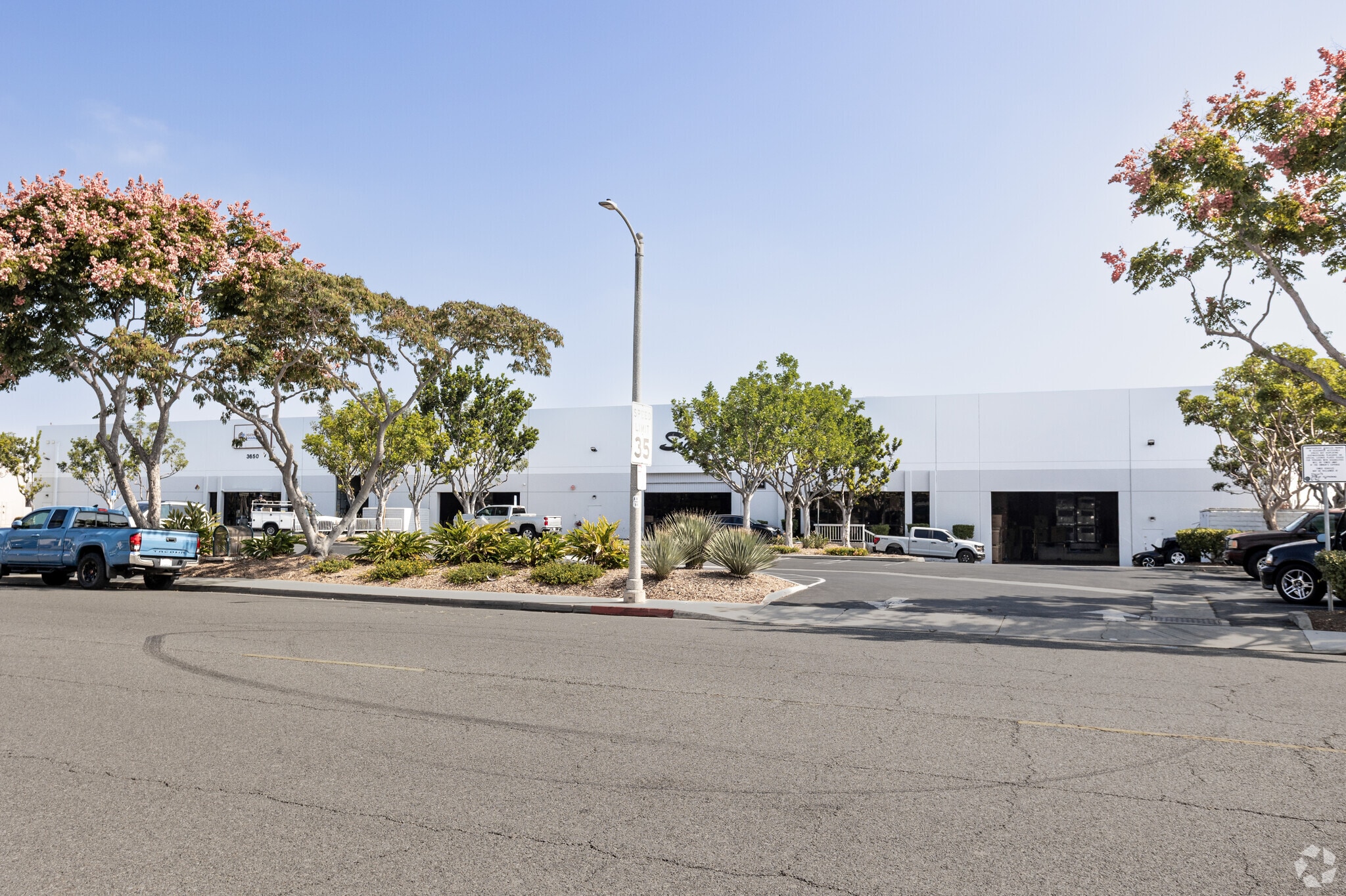 3648-3650 N Industry Ave, Lakewood, CA for lease Primary Photo- Image 1 of 8