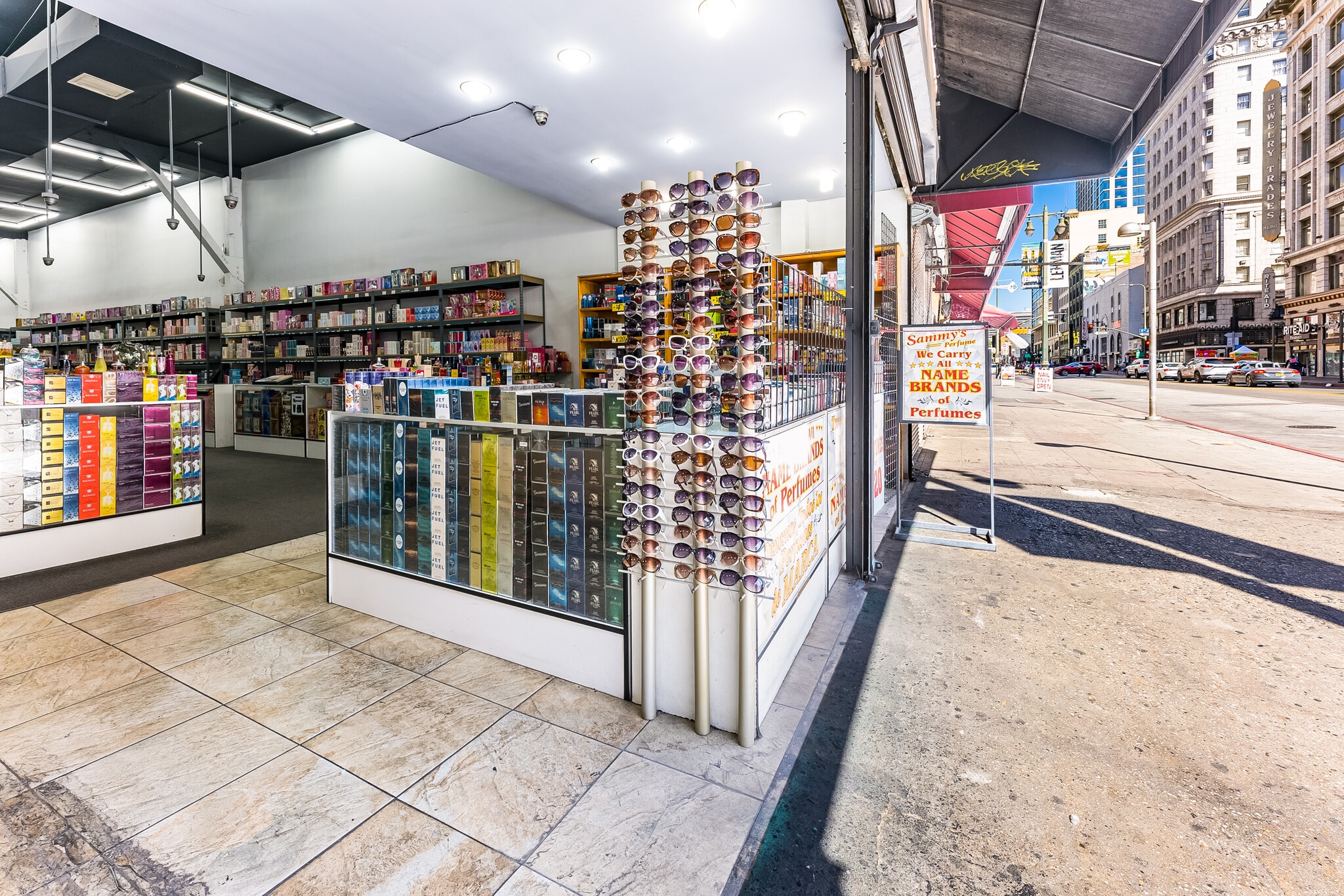 523 S Broadway, Los Angeles, CA for lease Interior Photo- Image 1 of 19