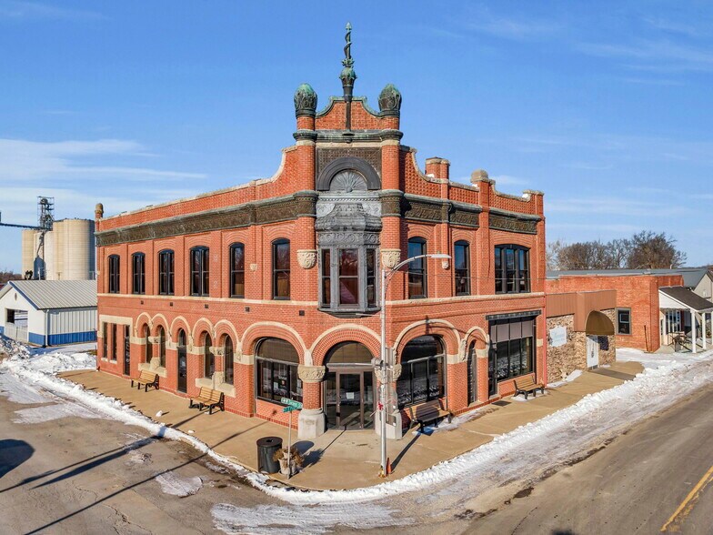 112 S Pine St, Norborne, MO à vendre - Photo du bâtiment - Image 2 de 43