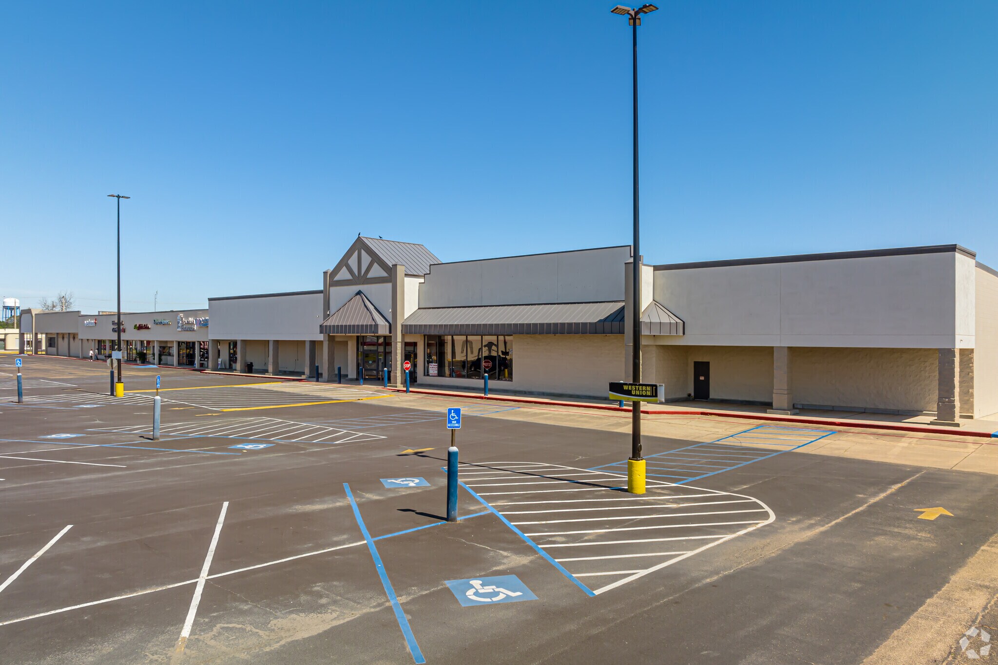 1100 E Main St, New Iberia, LA à louer Photo principale- Image 1 de 6