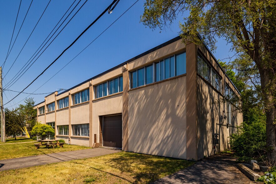 125 Rue Gagnon, Montréal, QC for lease - Primary Photo - Image 1 of 5