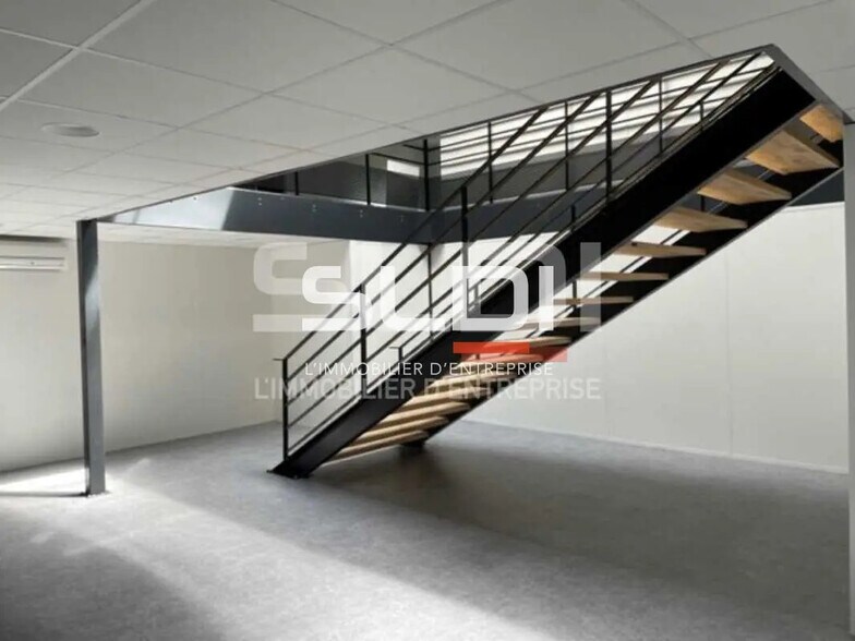 Bureau dans Villeurbanne à louer - Photo intérieure - Image 3 de 8