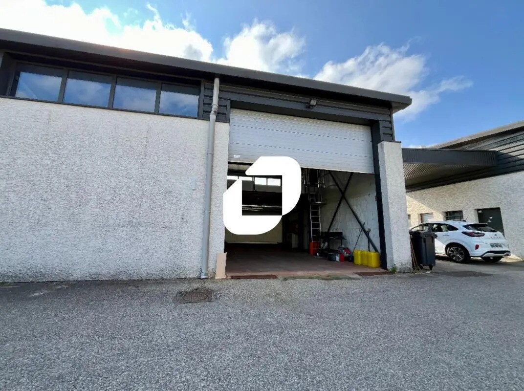 Flex in Jons for lease Building Photo- Image 1 of 10