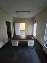 7009 E 56th St, Indianapolis, IN for lease Interior Photo- Image 2 of 8