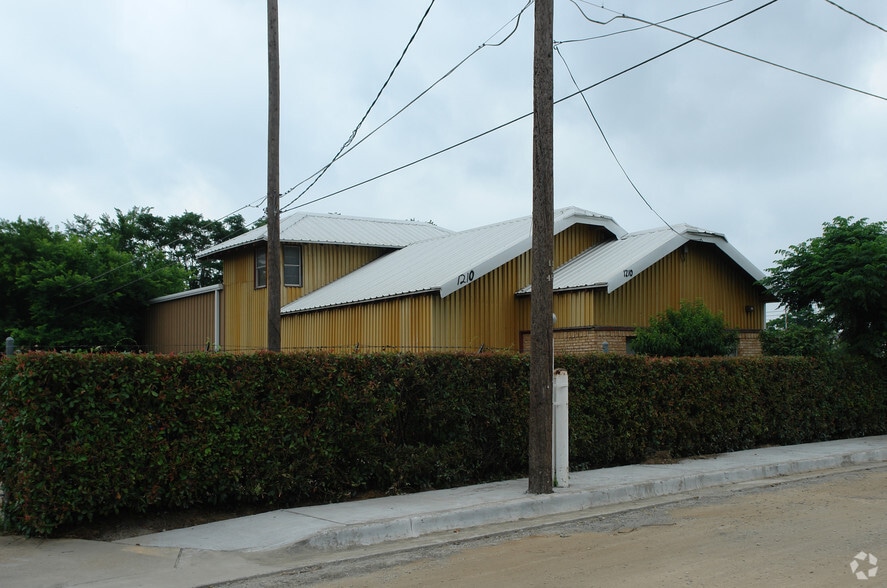 1210 Beaumont St, Dallas, TX for lease - Building Photo - Image 2 of 2