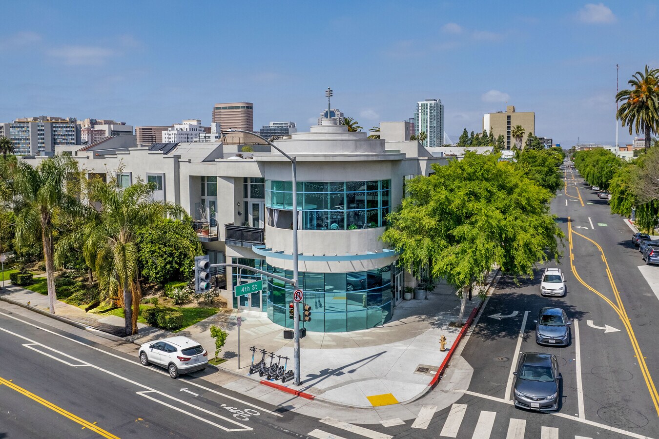 820-834 E 4th St, Long Beach, CA 90802 - Unité D - - Photo intérieure - Image 2 of 18