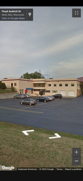 11327 W Lincoln Ave, West Allis, WI for sale - Building Photo - Image 1 of 7