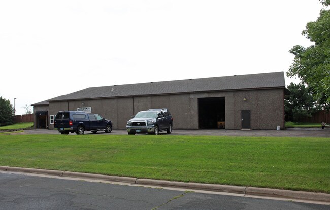 Plus de détails pour 9781 86th Ave N, Maple Grove, MN - Industriel à louer