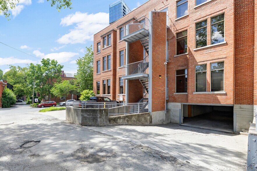 2222 Boul René-Lévesque O, Montréal, QC à louer - Photo du bâtiment - Image 2 de 5