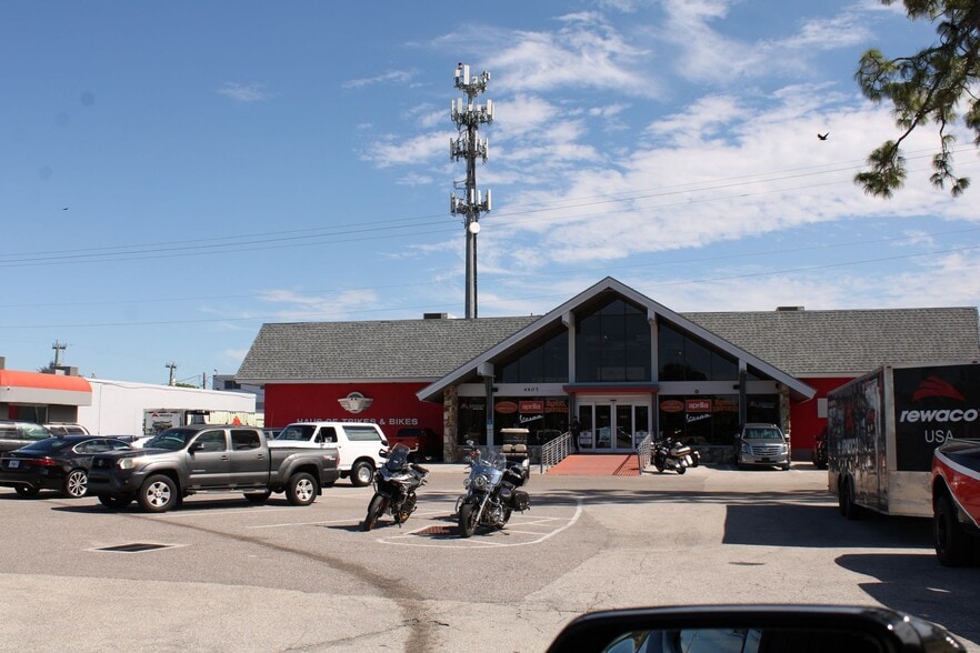 4607 Fowler St, Fort Myers, FL for sale - Building Photo - Image 3 of 6