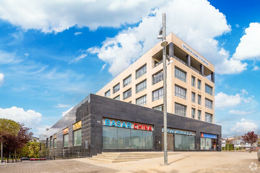 Office in Avinguda de Barcelona, 115, Sant Joan Despí for lease - Building Photo - Image 3 of 3