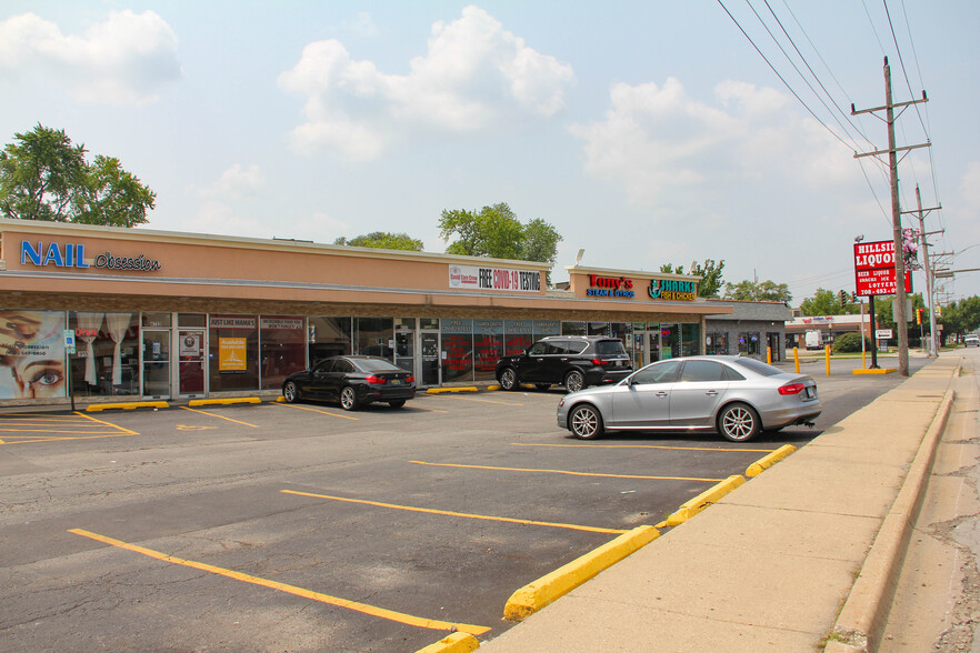 4731-4743 W Butterfield Rd, Hillside, IL for lease - Building Photo - Image 2 of 4