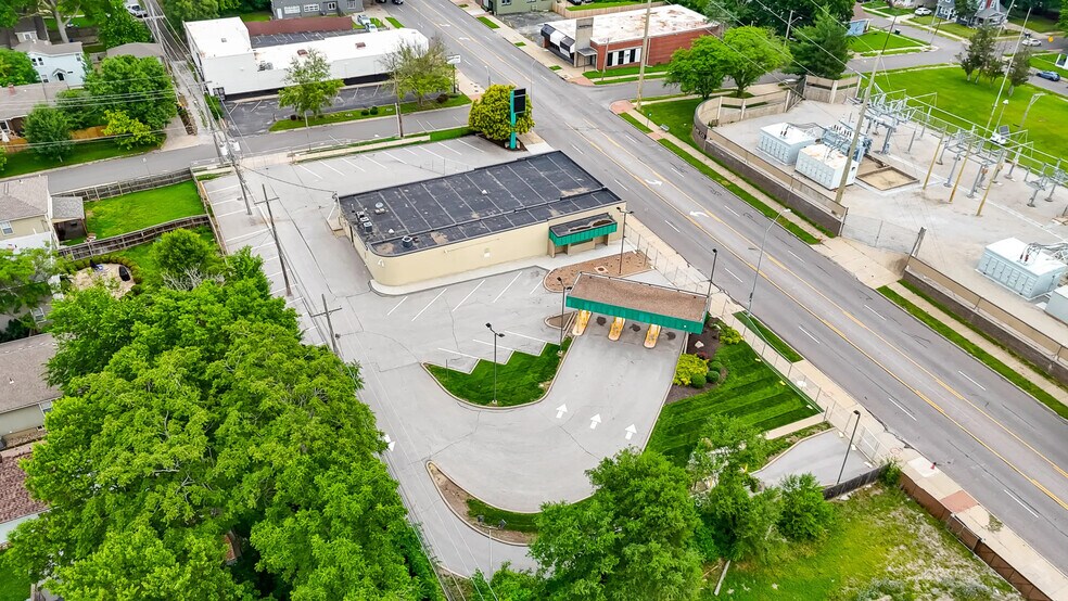 6100 Troost Ave, Kansas City, MO à vendre - Photo du bâtiment - Image 3 de 16
