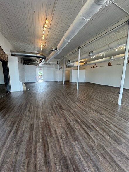 115 S Goliad St, Rockwall, TX for lease - Building Photo - Image 3 of 9