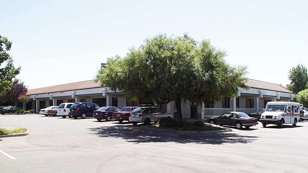 2701 E Hammer Ln, Stockton, CA à louer - Photo du bâtiment - Image 2 de 31