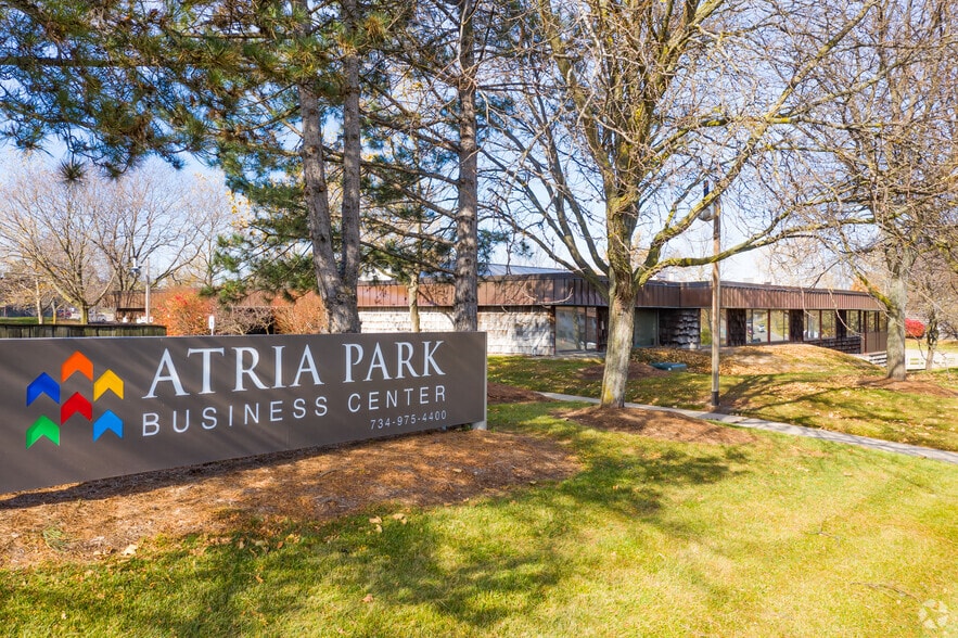 2008 Hogback Rd, Ann Arbor, MI à louer - Photo du bâtiment - Image 2 de 30