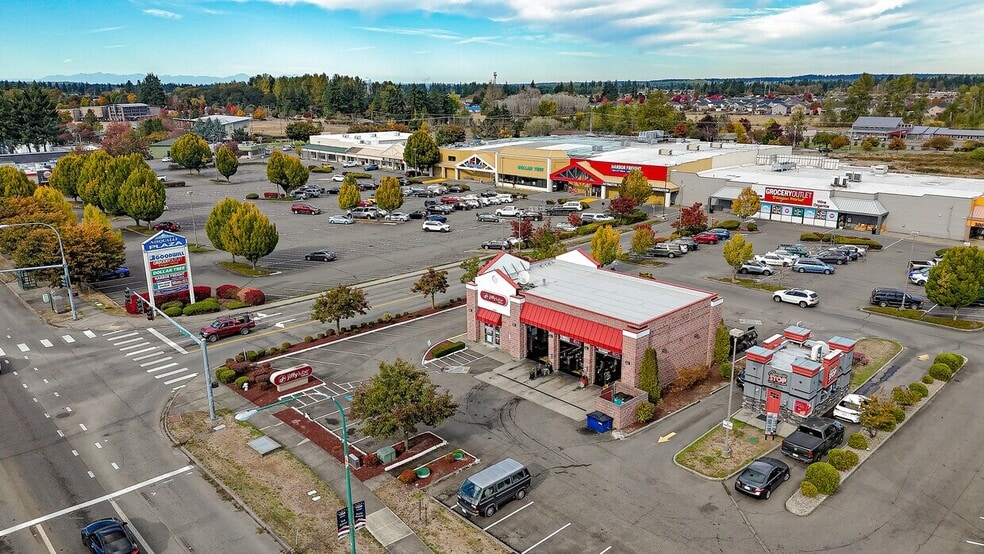Nisqually Plaza portfolio of 7 properties for sale on LoopNet.ca - Building Photo - Image 2 of 3