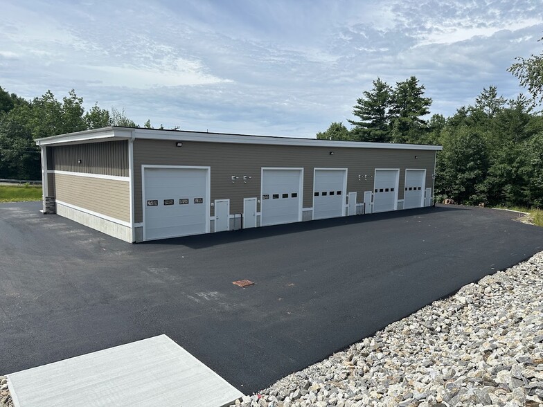 3 Akira Way, Londonderry, NH à vendre - Photo du bâtiment - Image 3 de 9