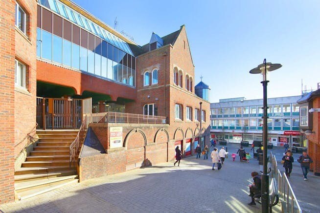 107-111 Peascod St, Windsor à louer - Photo du bâtiment - Image 2 de 4