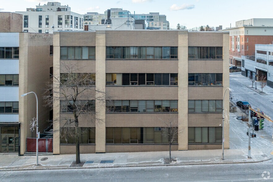 95 Church St, White Plains, NY à louer - Photo du bâtiment - Image 3 de 5