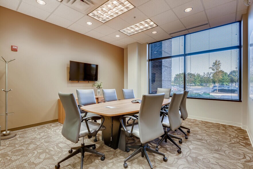 6500 Emerald Pky, Dublin, OH à louer - Photo du bâtiment - Image 3 de 8