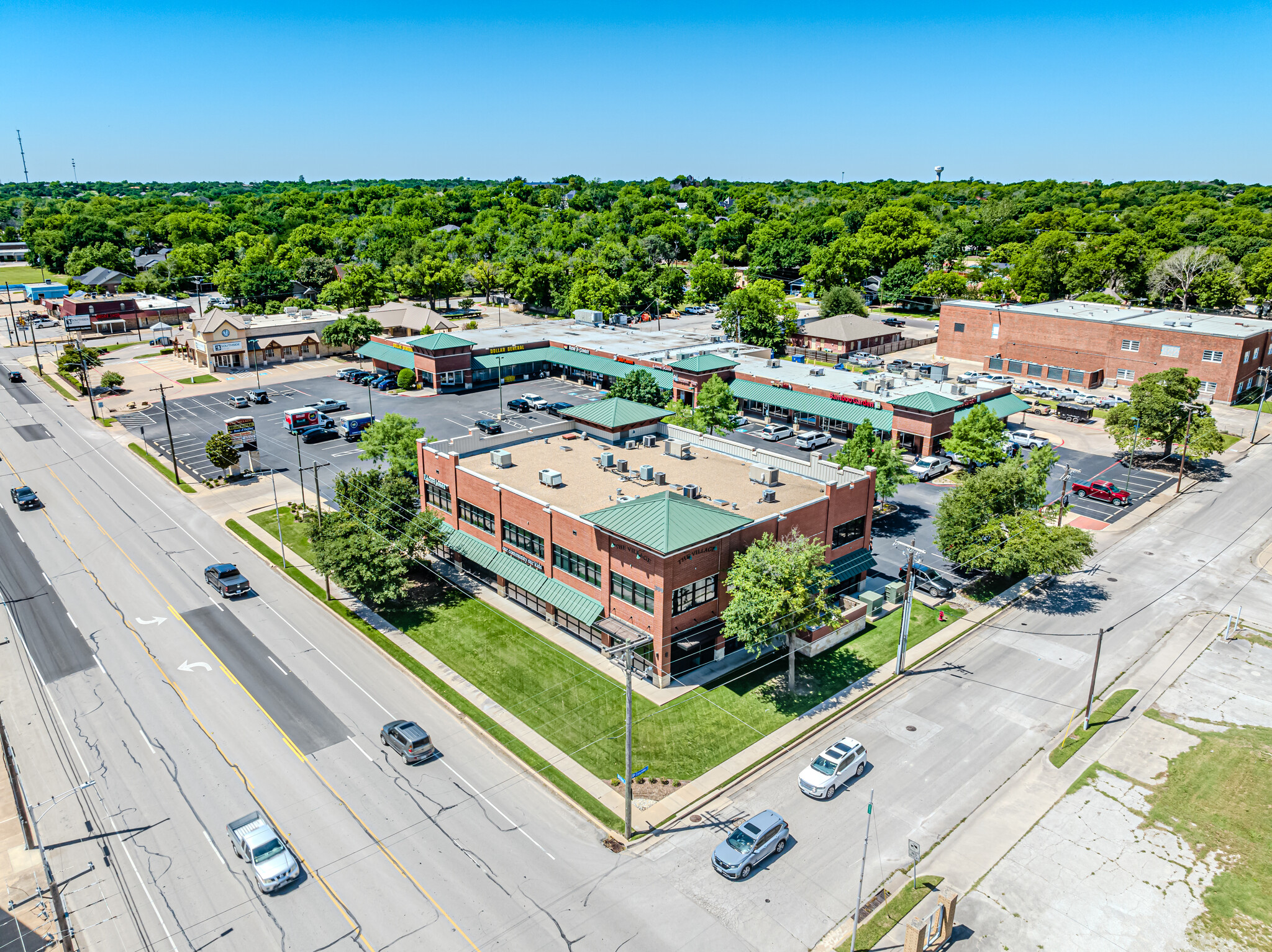 300-318 S Main St, Weatherford, TX for lease Building Photo- Image 1 of 13