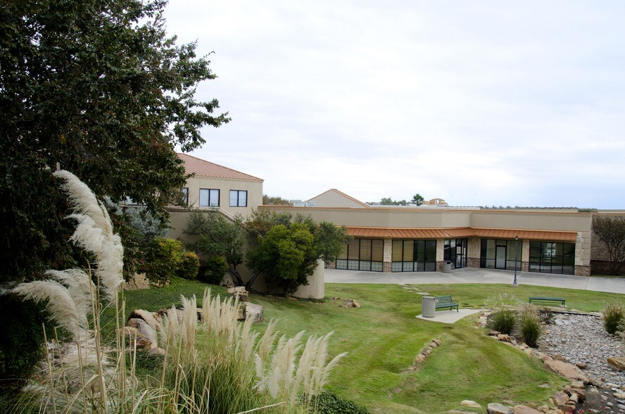 3980 Boat Club Rd, Lake Worth, TX à louer - Photo du bâtiment - Image 3 de 7