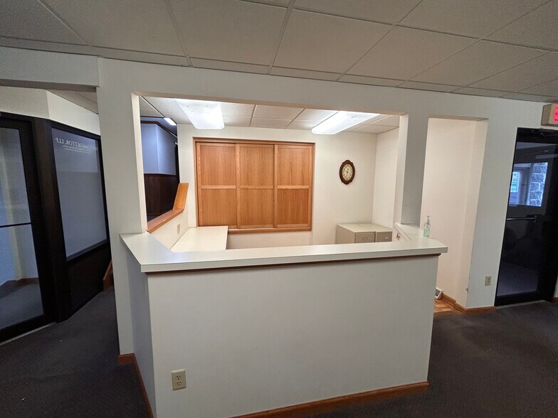 551 E Genesee St, Fayetteville, NY à vendre - Photo du bâtiment - Image 2 de 14