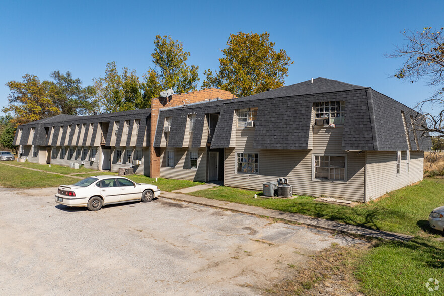 1005 Airport Rd, Fulton, KY for sale - Building Photo - Image 1 of 14