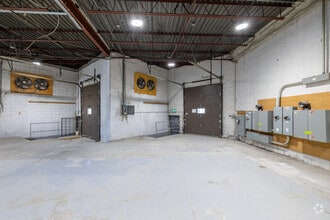 4000-4036 Boul De La Côte-Vertu, Montréal, QC for lease Interior Photo- Image 2 of 3