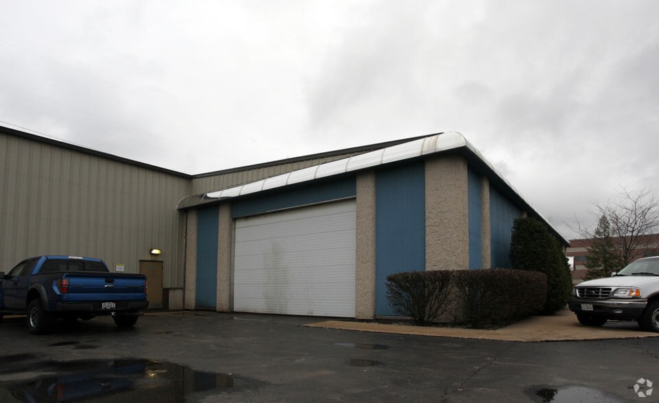 15765 Annico Dr, Homer Glen, IL à louer - Photo du bâtiment - Image 2 de 4