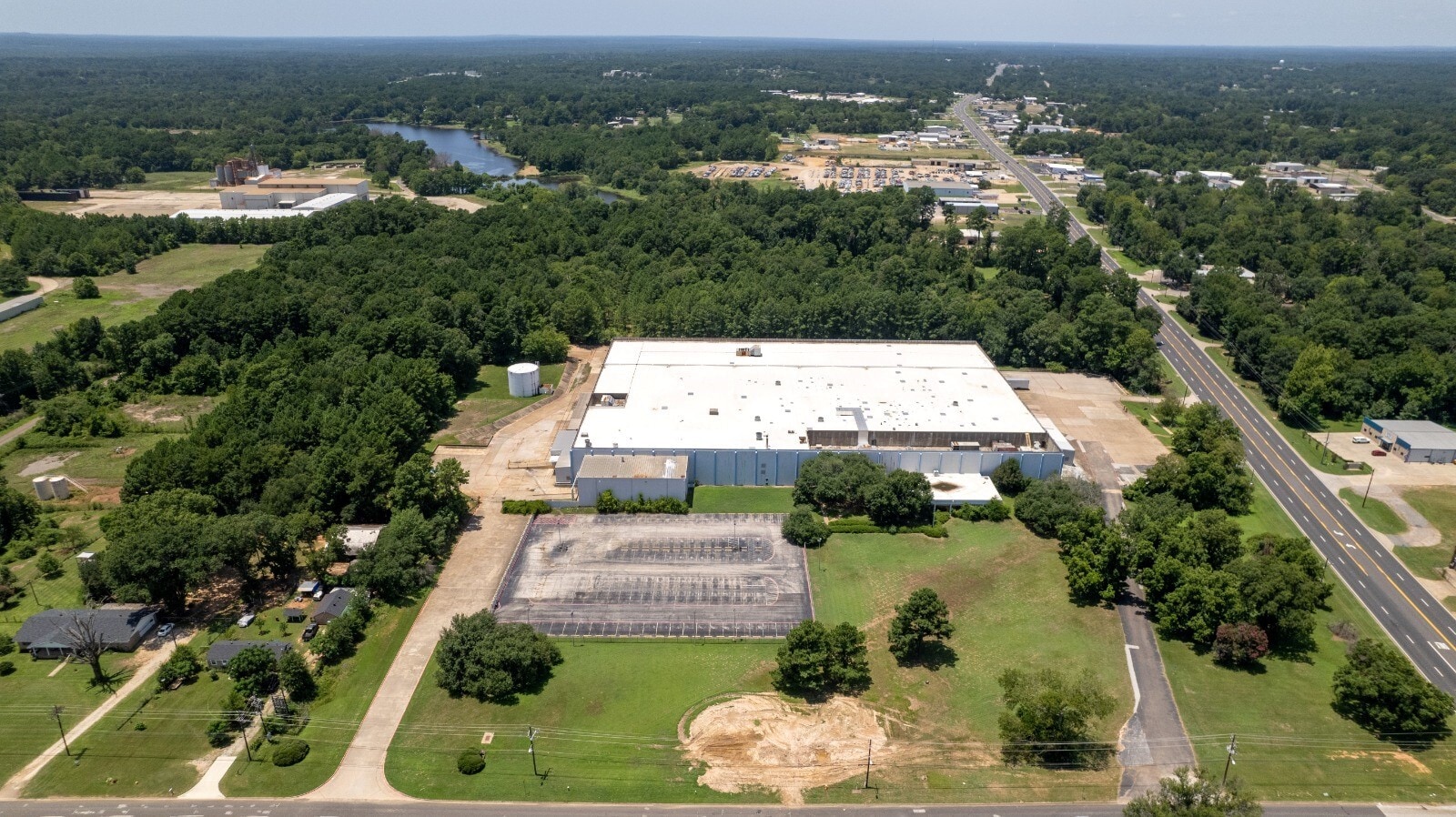 1001 Fisher Rd, Longview, TX for lease Primary Photo- Image 1 of 7