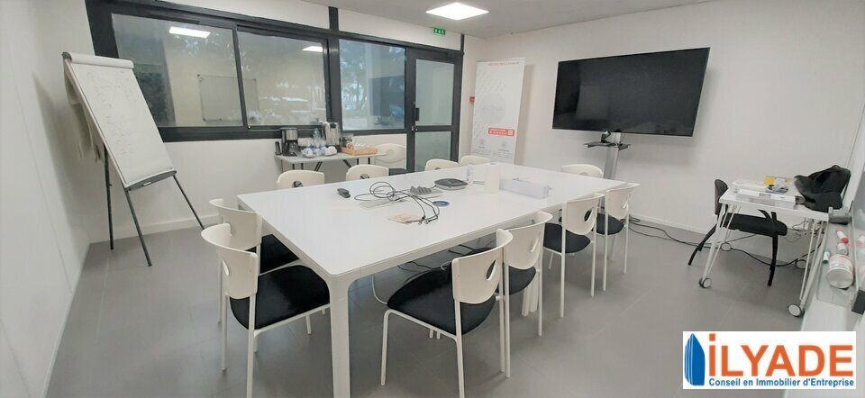 Office in Aix-en-Provence for lease - Interior Photo - Image 3 of 3