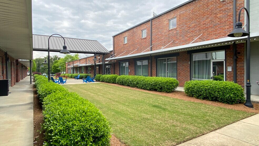 1320 Ellsworth Industrial Dr, Atlanta, GA à vendre - Photo du bâtiment - Image 2 de 6
