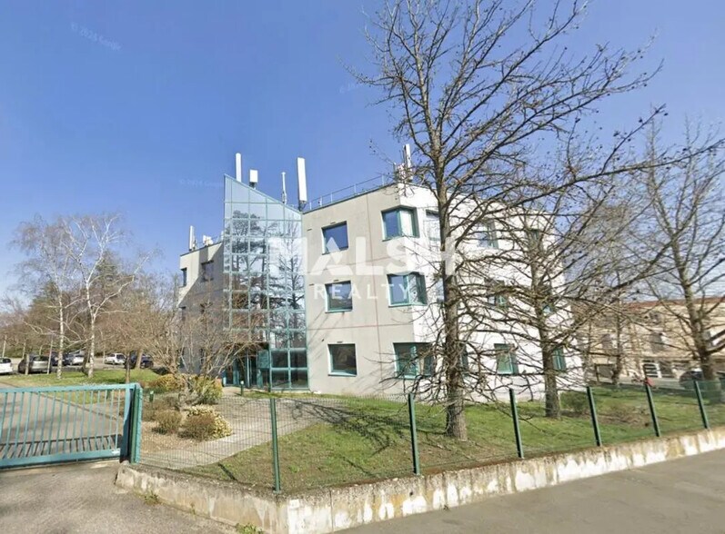 Bureau dans Charbonnières-les-Bains à louer - Photo du bâtiment - Image 1 de 19