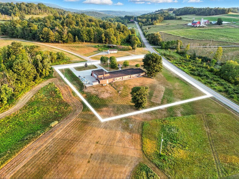 1100 Cowley Rd, Granville Summit, PA à vendre - Photo du bâtiment - Image 2 de 51
