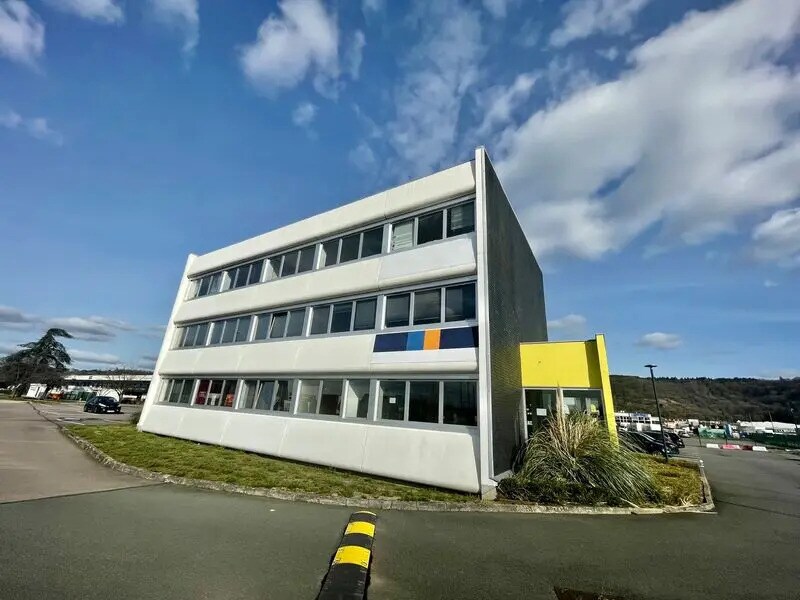 Bureau dans Saint-Étienne-du-Rouvray à louer Photo du bâtiment- Image 1 de 8