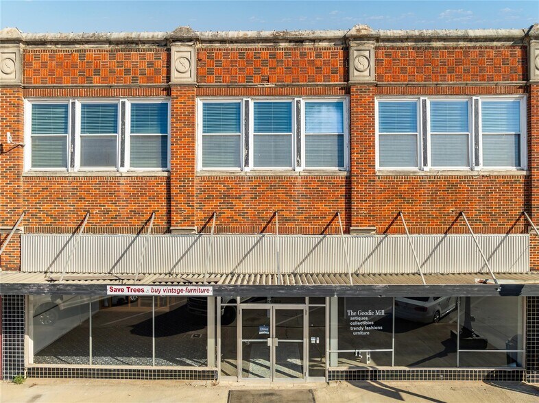 207 E Elm St, Hillsboro, TX à vendre - Photo du bâtiment - Image 2 de 35