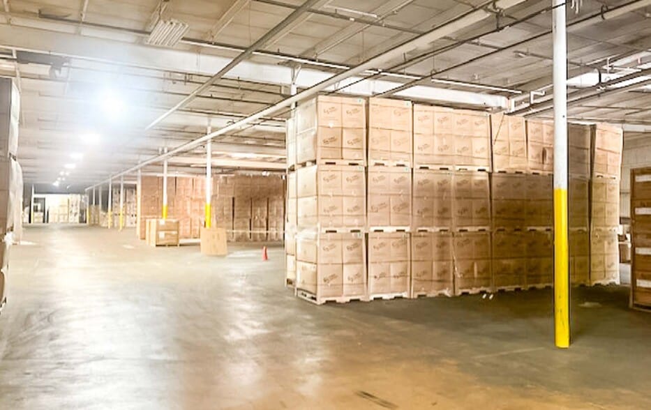 1300 E Berry St, Fort Worth, TX for lease - Interior Photo - Image 2 of 3